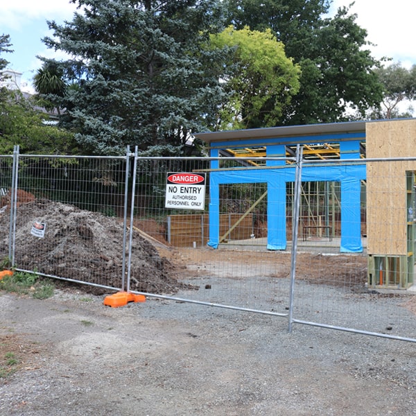 do you deliver and set up temporary fencing and what's the price for this in Arlington Heights